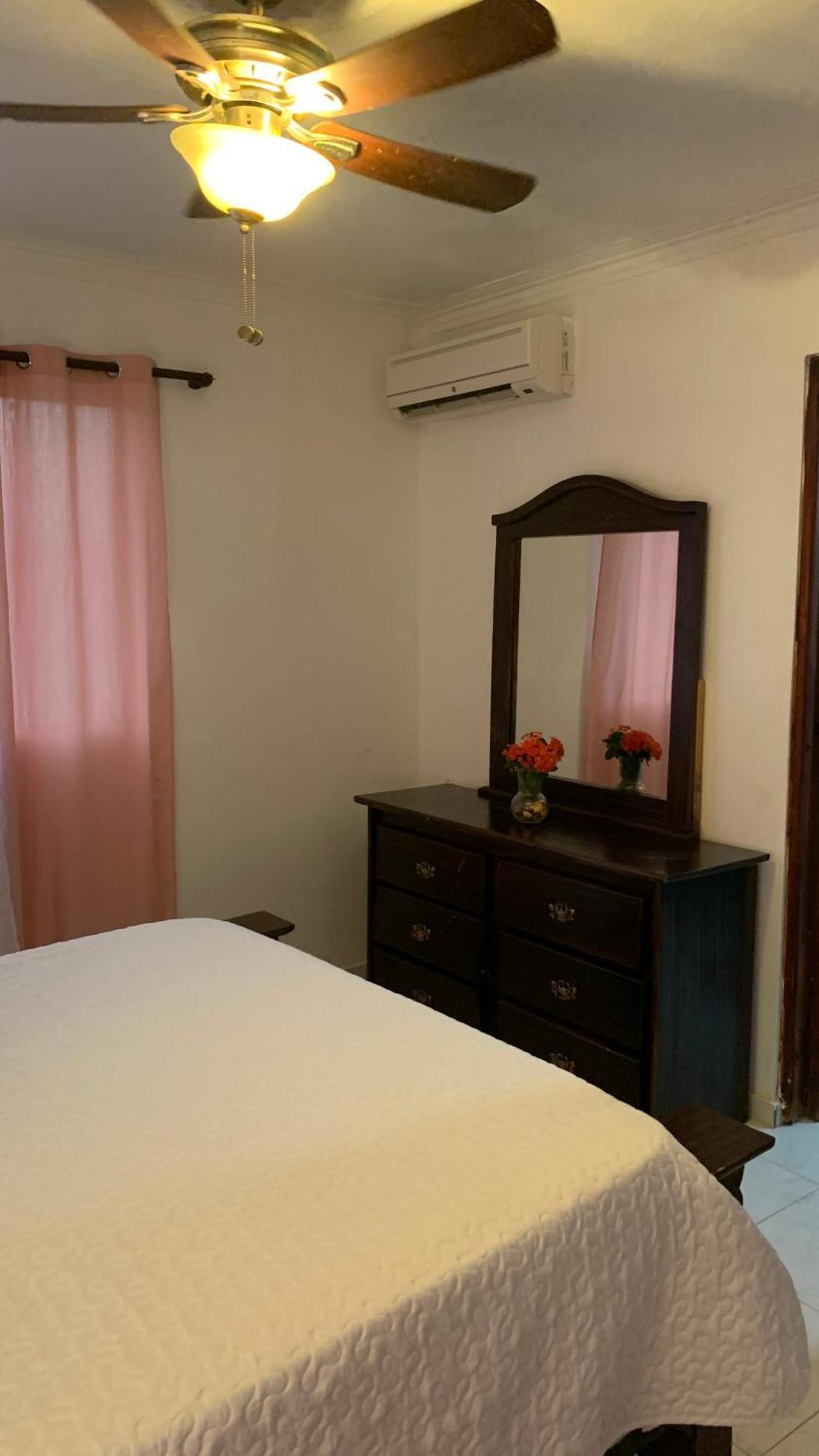 Apartahotel Dona Reyna: Convenient Santo Domingo Stay Near Las Americas Airport El Higo Exterior photo