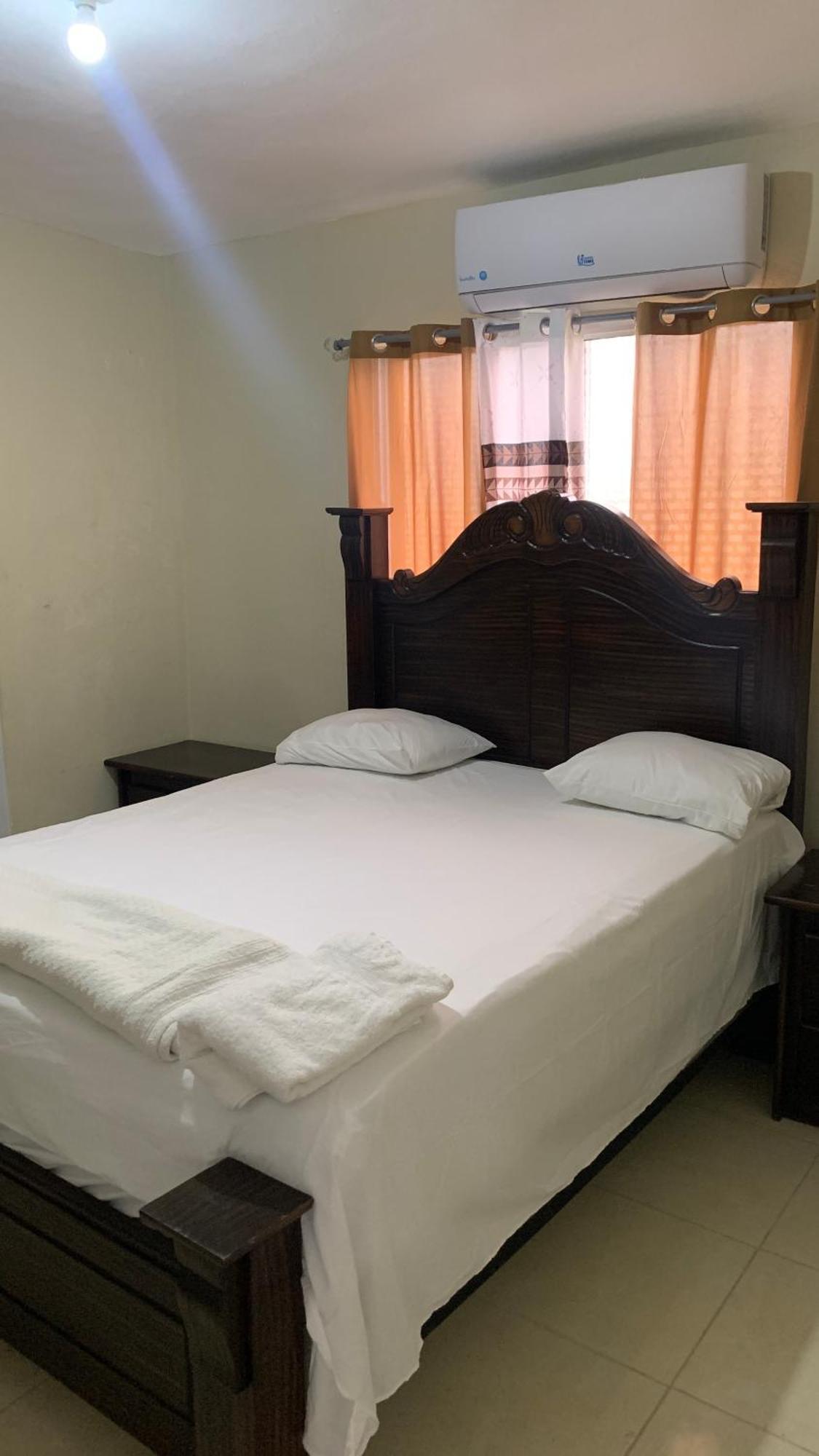Apartahotel Dona Reyna: Convenient Santo Domingo Stay Near Las Americas Airport El Higo Exterior photo