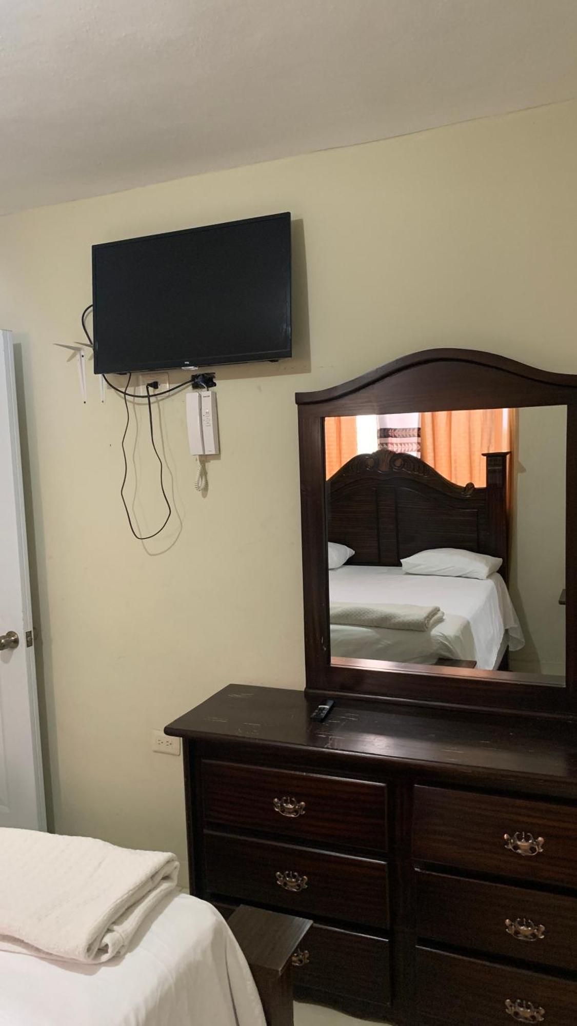 Apartahotel Dona Reyna: Convenient Santo Domingo Stay Near Las Americas Airport El Higo Exterior photo